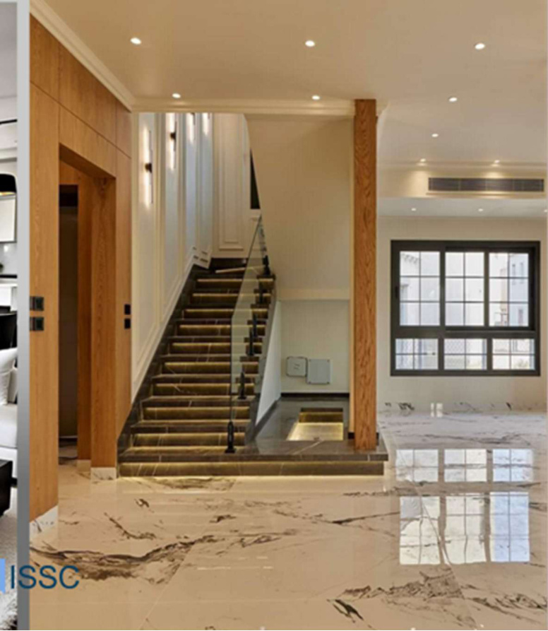 Contemporary Staircase Elegance